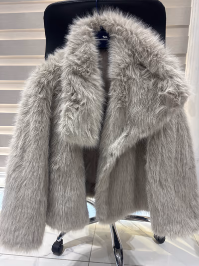 Grey faux fur jacket by SHEIN — pre-loved on Thrifted.mt