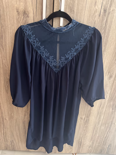 Navy embroidered mesh panel top — pre-loved on Thrifted.mt