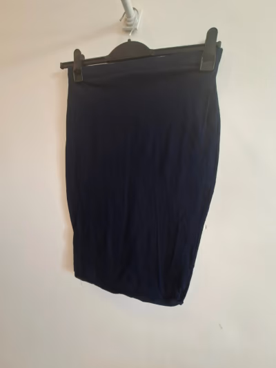 Navy blue pencil skirt by Atmosphere — pre-loved on Thrifted.mt