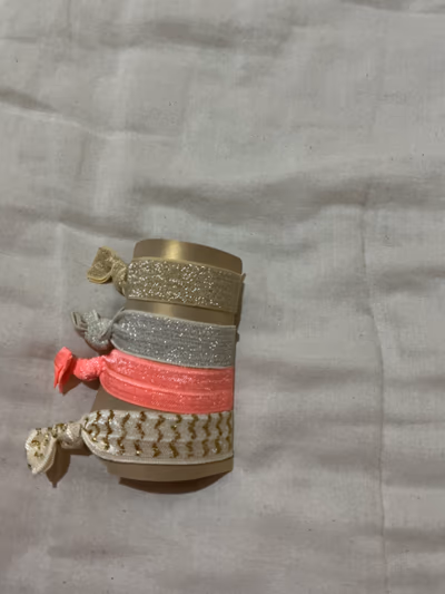Glitter Elastic Hair Tie Set — pre-loved on Thrifted.mt