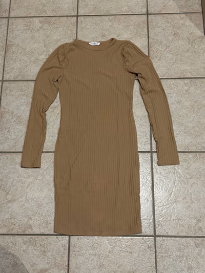 Tan ribbed long sleeve dress by Terranova — pre-loved on Thrifted.mt