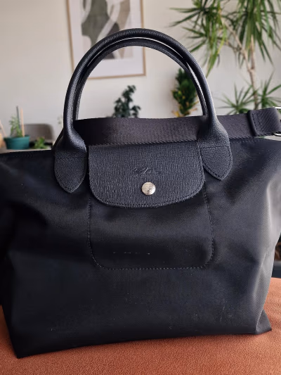Longchamp Le Pliage Néo Top Handle Bag – Black by Longchamp  — pre-loved on Thrifted.mt