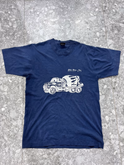 Vintage graphic print navy t-shirt by Screen Stars — pre-loved on Thrifted.mt