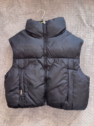 Black Puffer Gilet Vest — pre-loved on Thrifted.mt