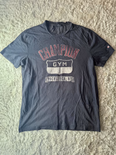 Navy Vintage Champion Oversized Tee by Champion — pre-loved on Thrifted.mt