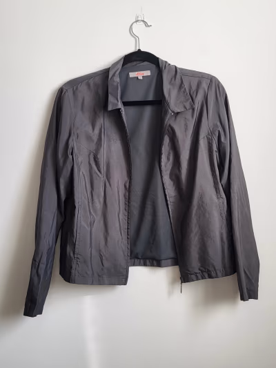 s.Oliver grey lightweight zip jacket by s.Oliver — pre-loved on Thrifted.mt