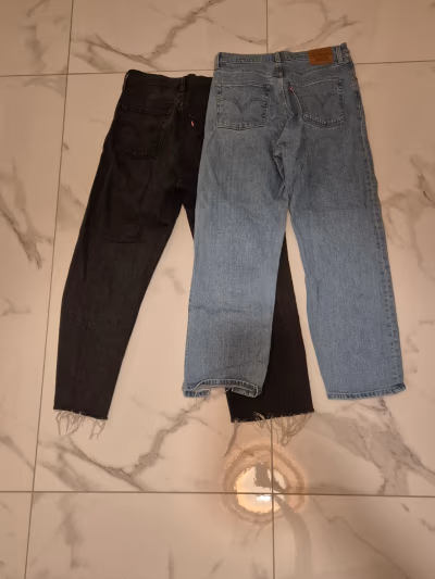 Levi's Ribcage Straight Leg Jeans duo by Levi's — pre-loved on Thrifted.mt