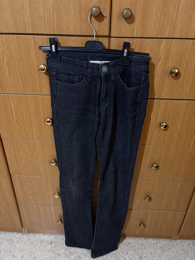 Tally Weijl black denim jeans — pre-loved on Thrifted.mt
