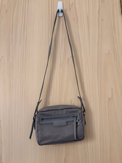 Longchamp Le Pliage Néo Small Camera Crossbody Bag – Grey/Cement by Longchamp — pre-loved on Thrifted.mt