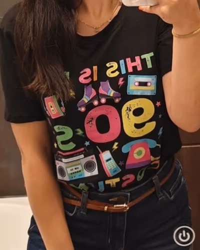 Black 90s graphic print t-shirt — pre-loved on Thrifted.mt