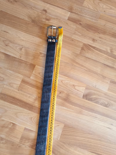 Textured black patterned waist belt — pre-loved on Thrifted.mt
