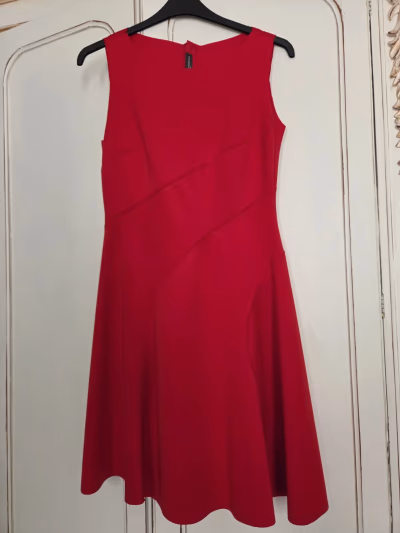 Abito midi rosso di Sandro Ferrone by Sandro Ferrone — pre-loved on Thrifted.mt