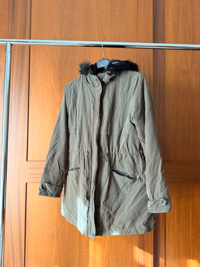 Chaqueta verde de Primark — pre-loved on Thrifted.mt