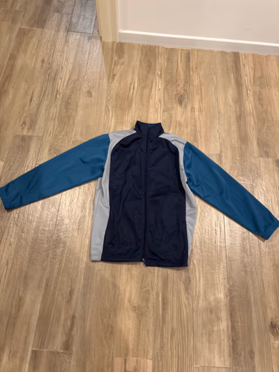 Colour-blocked sports track jacket — pre-loved on Thrifted.mt