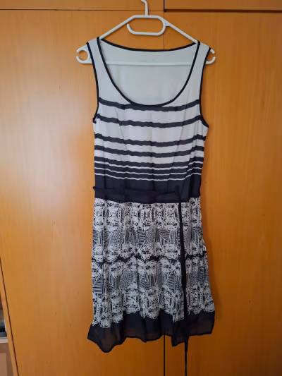Promod Monochrome striped floral summer dress — pre-loved on Thrifted.mt