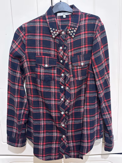 Studded collar plaid check shirt by New Look — pre-loved on Thrifted.mt