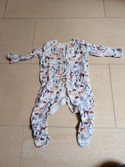 George animal print baby grow 3-6 mrhs by George — pre-loved on Thrifted.mt