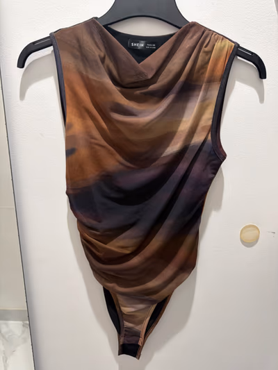 Abstract print cowl neck bodysuit by SHEIN — pre-loved on Thrifted.mt