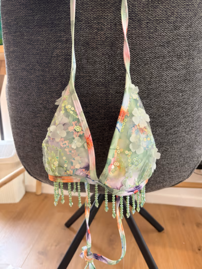 Embellished Floral Bikini Top by Shein — pre-loved on Thrifted.mt