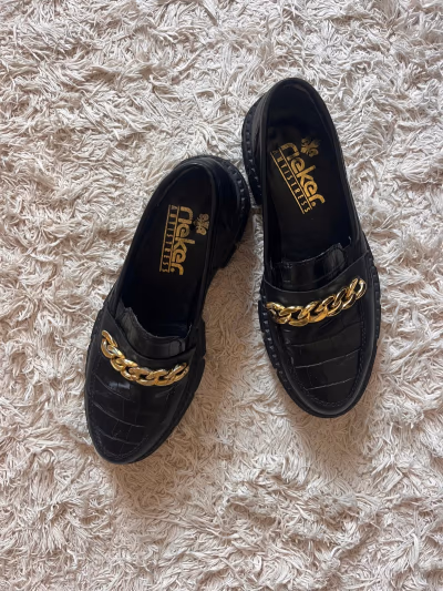 Black Crocodile Effect Chain Loafers 37 by Rieker — pre-loved on Thrifted.mt