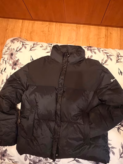 Champion puffer jacket by Champion — pre-loved on Thrifted.mt