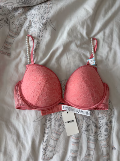 Pink Lace Bra by TEZENIS — pre-loved on Thrifted.mt