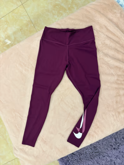 Nike Dri-FIT Graphic Training Leggings by Nike — pre-loved on Thrifted.mt