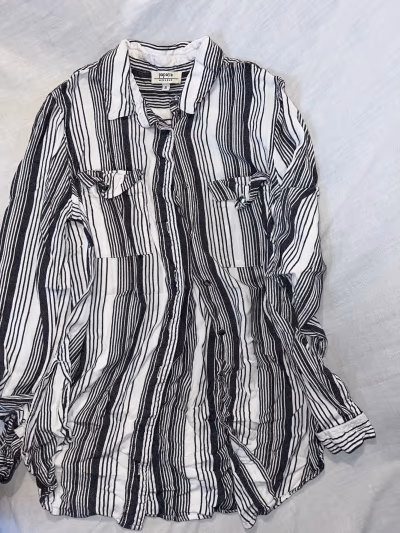 Striped button-down shirt by Papaya — pre-loved on Thrifted.mt