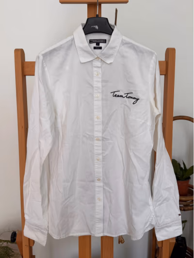 Tommy Hilfiger fitted white shirt by Tommy Hilfiger — pre-loved on Thrifted.mt