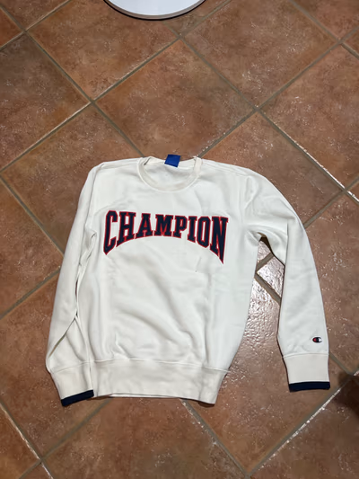 Champion White Logo Sweatshirt by Champion — pre-loved on Thrifted.mt