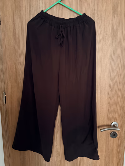 Dark brown wide-leg trousers — pre-loved on Thrifted.mt