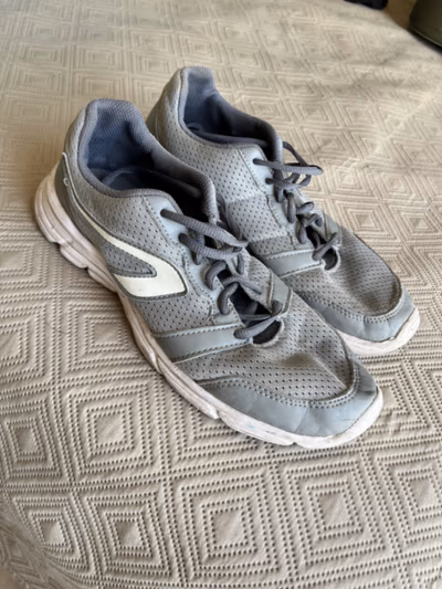 Grey Perforated Lace-Up Trainers — pre-loved on Thrifted.mt