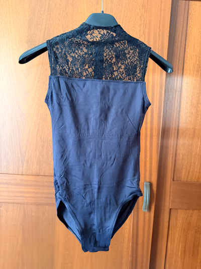 Gaynor Minden Dancewear Black Lace Leotard — pre-loved on Thrifted.mt