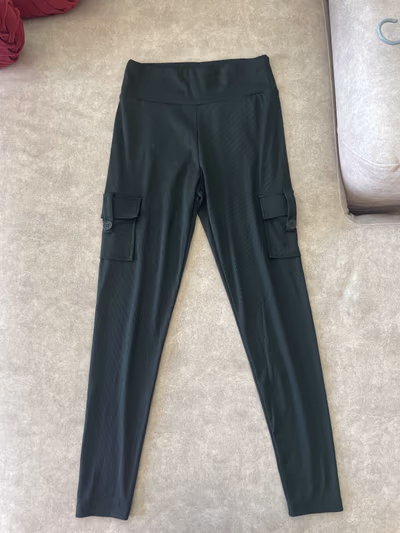 Black Leggings - extremely comfortable — pre-loved on Thrifted.mt