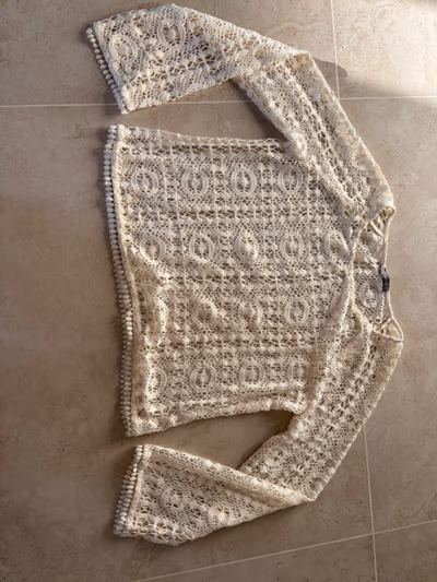 Cream crochet long sleeve top by Yessica — pre-loved on Thrifted.mt