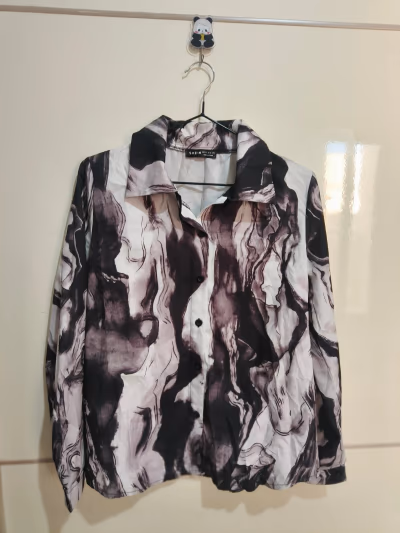 Abstract print button-down shirt by SHEIN — pre-loved on Thrifted.mt