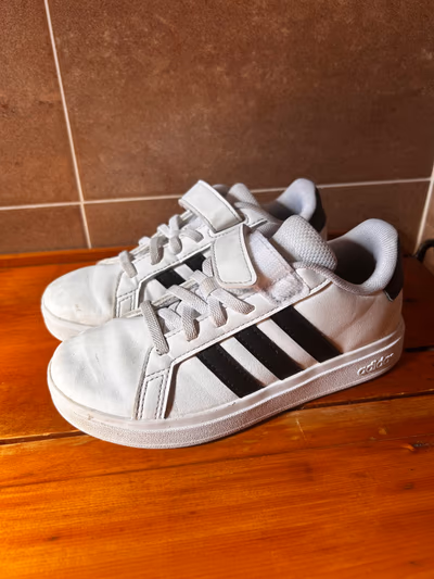 Adidas kids shoes by Adidas — pre-loved on Thrifted.mt
