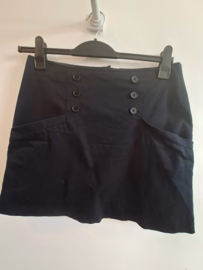Black button detail mini skirt by H&M — pre-loved on Thrifted.mt