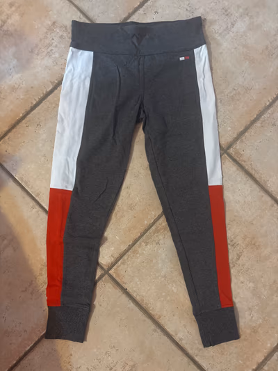 Tommy Hilfiger Sport Colourblock Leggings by Tommy Hilfiger — pre-loved on Thrifted.mt