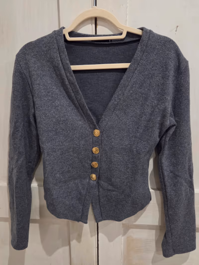 Grey Buttoned V-neck Cardigan by Zara — pre-loved on Thrifted.mt