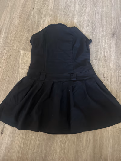 Black strapless mini dress — pre-loved on Thrifted.mt