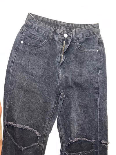 Black Distressed Denim Jeans — pre-loved on Thrifted.mt