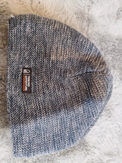 Beanie — pre-loved on Thrifted.mt