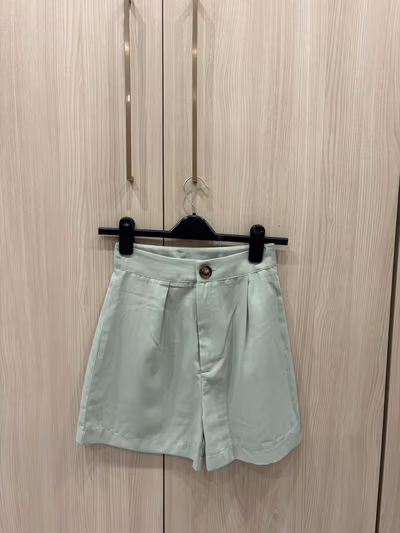 Sage Green High-Waisted Shorts — pre-loved on Thrifted.mt