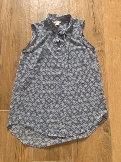 Geometric Print Sleeveless Shirt — pre-loved on Thrifted.mt