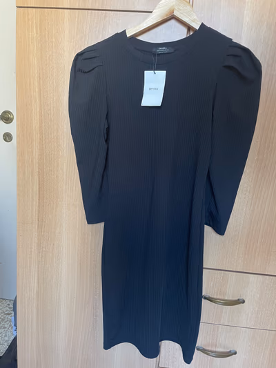 Bershka dress — pre-loved on Thrifted.mt