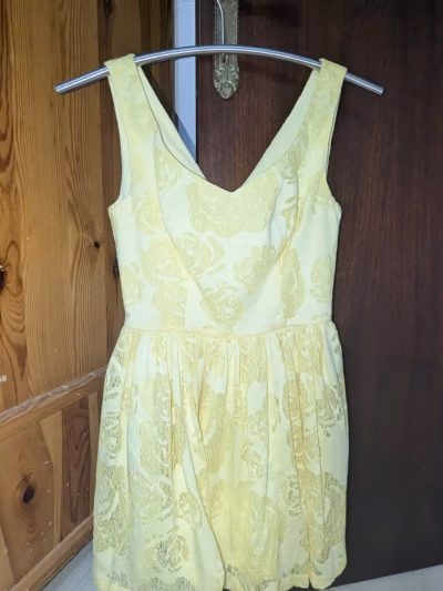 Yellow floral textured mini dress — pre-loved on Thrifted.mt