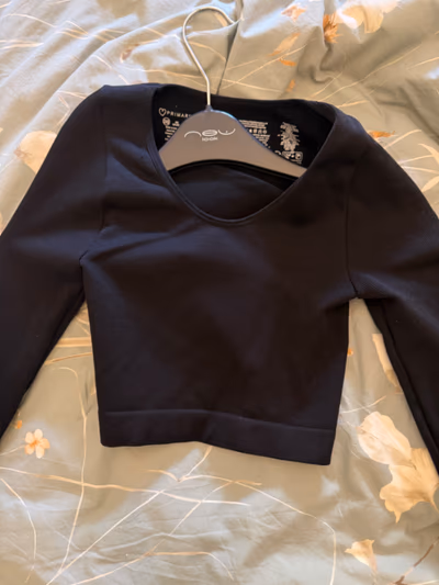 Black Long Sleeved Cropped Top by Primark — pre-loved on Thrifted.mt