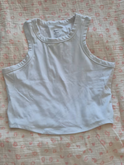 Nike Dri-Fit White Tank crop by Nike — pre-loved on Thrifted.mt