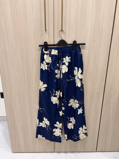 Floral wide-leg lounge trousers — pre-loved on Thrifted.mt